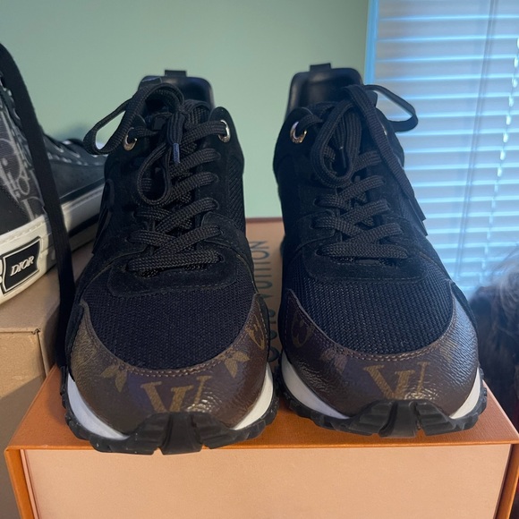 Louis Vuitton Runaway Sneakers - Picture 1 of 4
